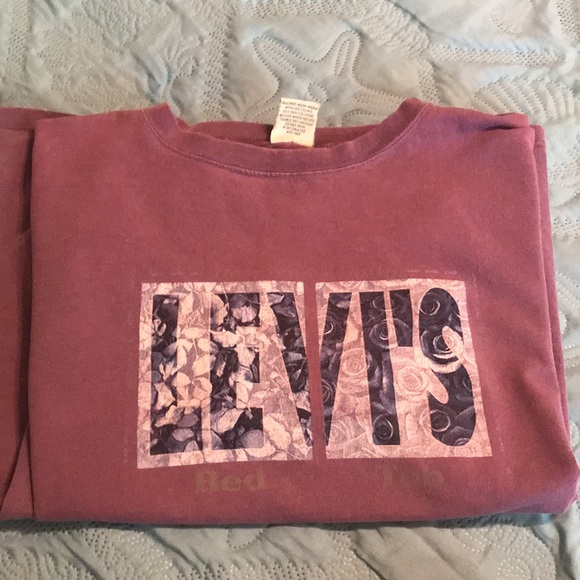 ❤️ Vintage red tab Levi’s short sleeve T-shirt. Size small/medium. Super cute! - Picture 6 of 6